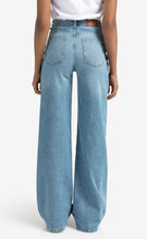 Load image into Gallery viewer, Yasmine Loose Fit Denim Jeans