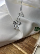 Load image into Gallery viewer, Sophia Bow Necklace