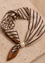 Load image into Gallery viewer, Grace Geometric Pearl Scarf