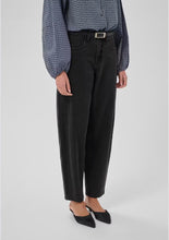 Load image into Gallery viewer, MEW Baloo Dark Grey Barrel Jeans