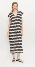Load image into Gallery viewer, Compania Print Relaxed Dress
