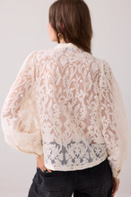 Load image into Gallery viewer, Summum Flowerlace Blouse
