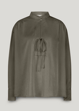 Load image into Gallery viewer, Summum Silky Green blouse