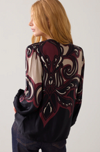 Load image into Gallery viewer, Summum Printed V Neck