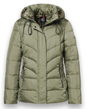 Load image into Gallery viewer, District Montana Green