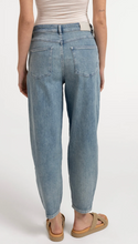 Load image into Gallery viewer, Yaya Loose fit Jean