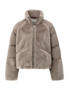 Load image into Gallery viewer, Short teddy jacket with padded sleeves - Type: product