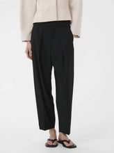 Load image into Gallery viewer, InWear CaddieIW Barrel Trouser Black
