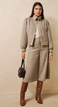 Load image into Gallery viewer, Faye Beige Jacket Gourou
