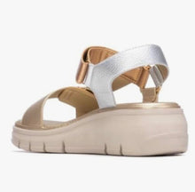 Load image into Gallery viewer, Gold/Silver Sandal
