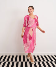 Load image into Gallery viewer, Ellen Abstract pleat dress
