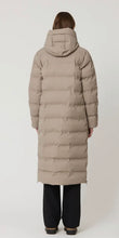 Load image into Gallery viewer, Tanta Snestrom Winter Twig
