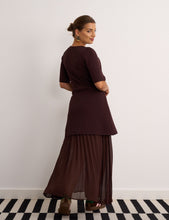 Load image into Gallery viewer, Carrie Chocolate Dress
