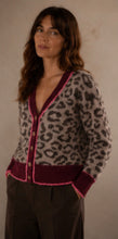Load image into Gallery viewer, Annie Contrast Print Cardi Burgundy
