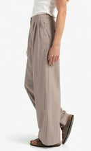 Load image into Gallery viewer, Yasmine Structured Woven Trouser
