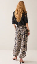 Load image into Gallery viewer, Summum Harem Trousers
