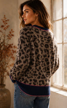 Load image into Gallery viewer, Annie Contrast Print V Neck Pullover
