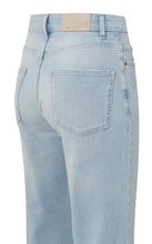 Load image into Gallery viewer, Yasmine Distressed Jeans
