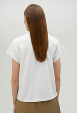 Load image into Gallery viewer, Maggie Leopard Tee
