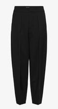 Load image into Gallery viewer, InWear CaddieIW Barrel Trouser Black

