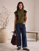 Load image into Gallery viewer, Mary Chunky Diamond Vest
