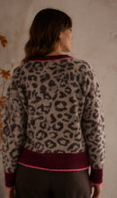 Load image into Gallery viewer, Annie Contrast Print Cardi Burgundy

