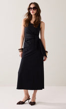 Load image into Gallery viewer, Summum Black Dress
