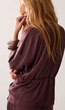 Load image into Gallery viewer, Summum Silky Deep Fig Top
