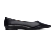 Load image into Gallery viewer, Pointed Ballerina Pumps Black
