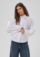 Load image into Gallery viewer, MEW Sunna Balloon Sleeve Shirt
