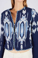 Load image into Gallery viewer, Bella Blue Print Quilted Jacket
