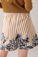 Load image into Gallery viewer, Selena Border Print Shorts
