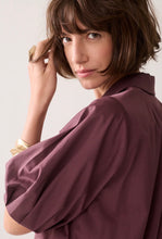 Load image into Gallery viewer, Summum Cropped Jacket Deep Fig
