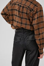 Load image into Gallery viewer, MEW Kendel Barrel Jean
