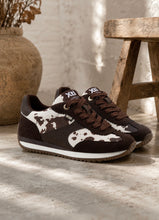 Load image into Gallery viewer, Cow Print Trainers
