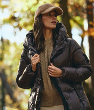Load image into Gallery viewer, District DONUT Coat Chocolate
