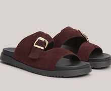 Load image into Gallery viewer, Summumm Deep Fig Sandals
