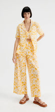 Load image into Gallery viewer, Compania yellow print trousers (OT2)
