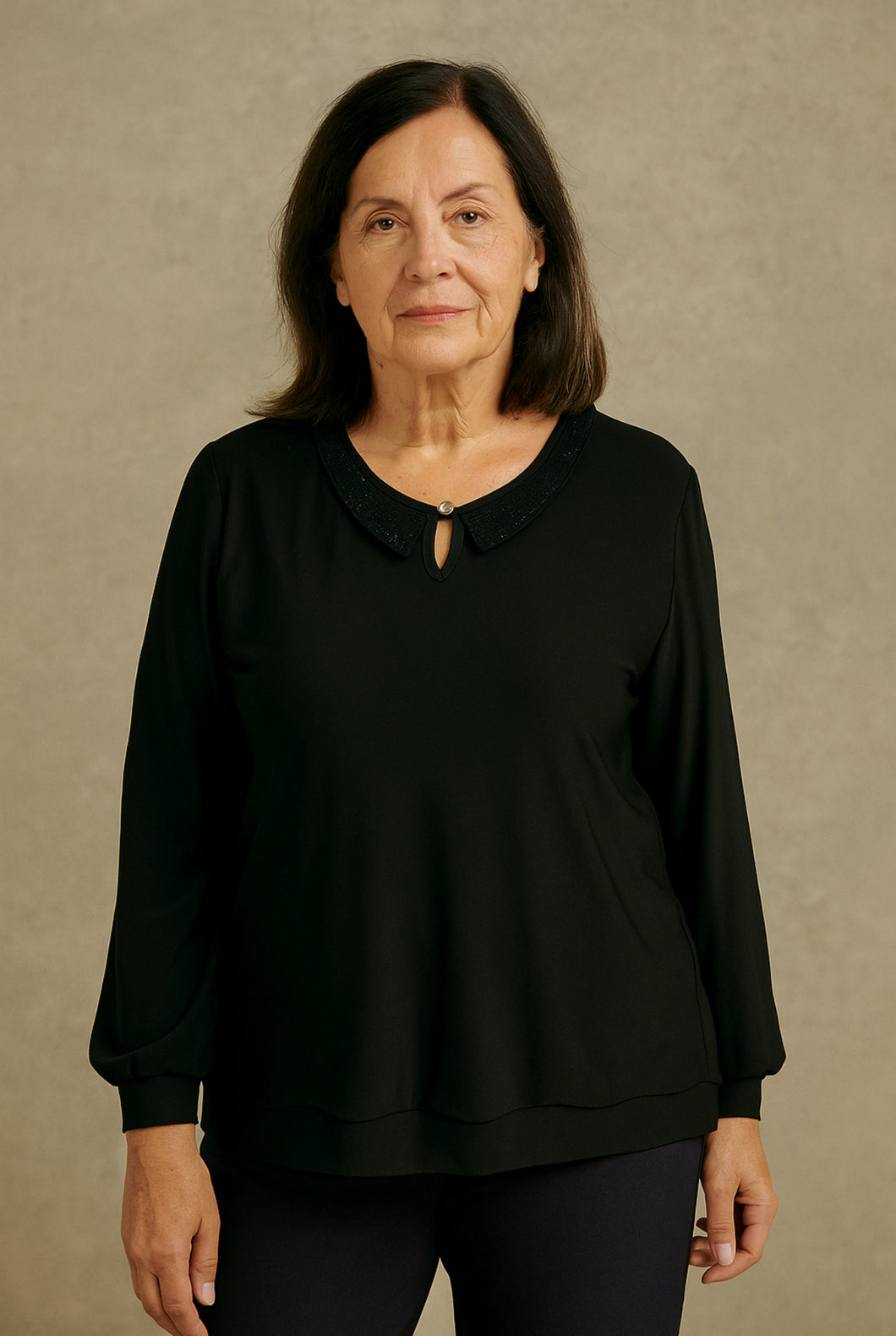 Yew Black Top/Velvet Top