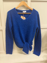 Load image into Gallery viewer, Faye Iris Knit Jumper
