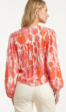 Load image into Gallery viewer, Sophia Abstract Blouse (25181)
