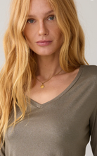 Load image into Gallery viewer, Summum Longsleeved Fluid Top
