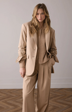 Load image into Gallery viewer, Summum Viscose Blazer
