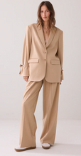 Load image into Gallery viewer, Summum Viscose Blazer
