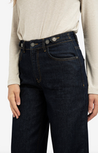Load image into Gallery viewer, Yasmine Losse fit Denim rolled hem
