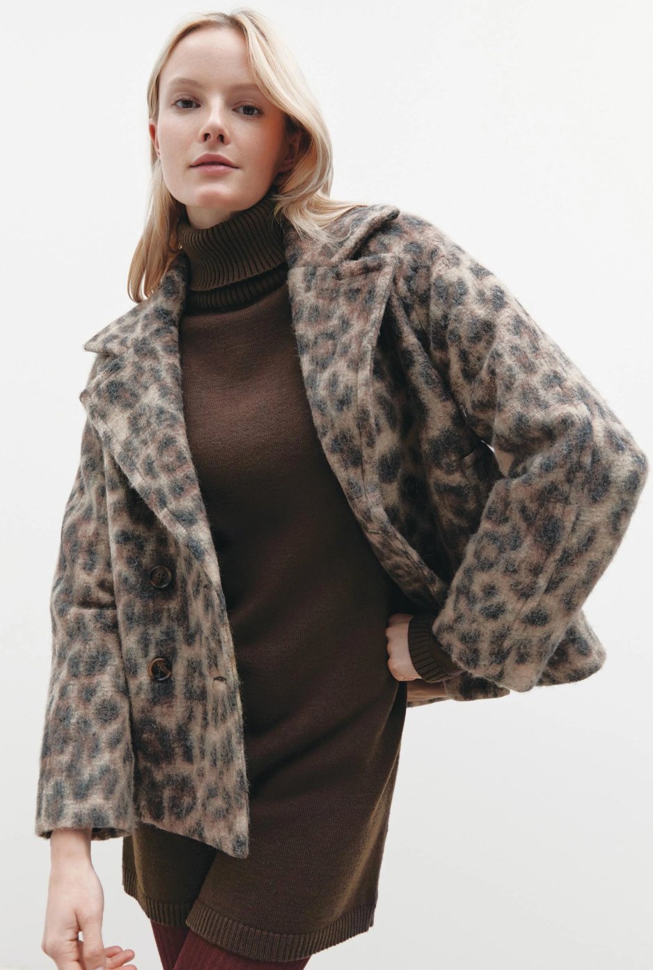 More and More Blurred Leopard Jacket