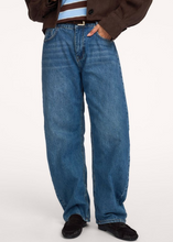 Load image into Gallery viewer, MEW Remmie Barrel Jeans Blue

