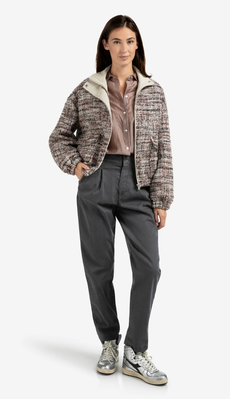 Yasmine Oyster Trousers with pleats and chino pockets