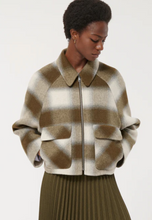 Load image into Gallery viewer, Humility Kingo Jacket
