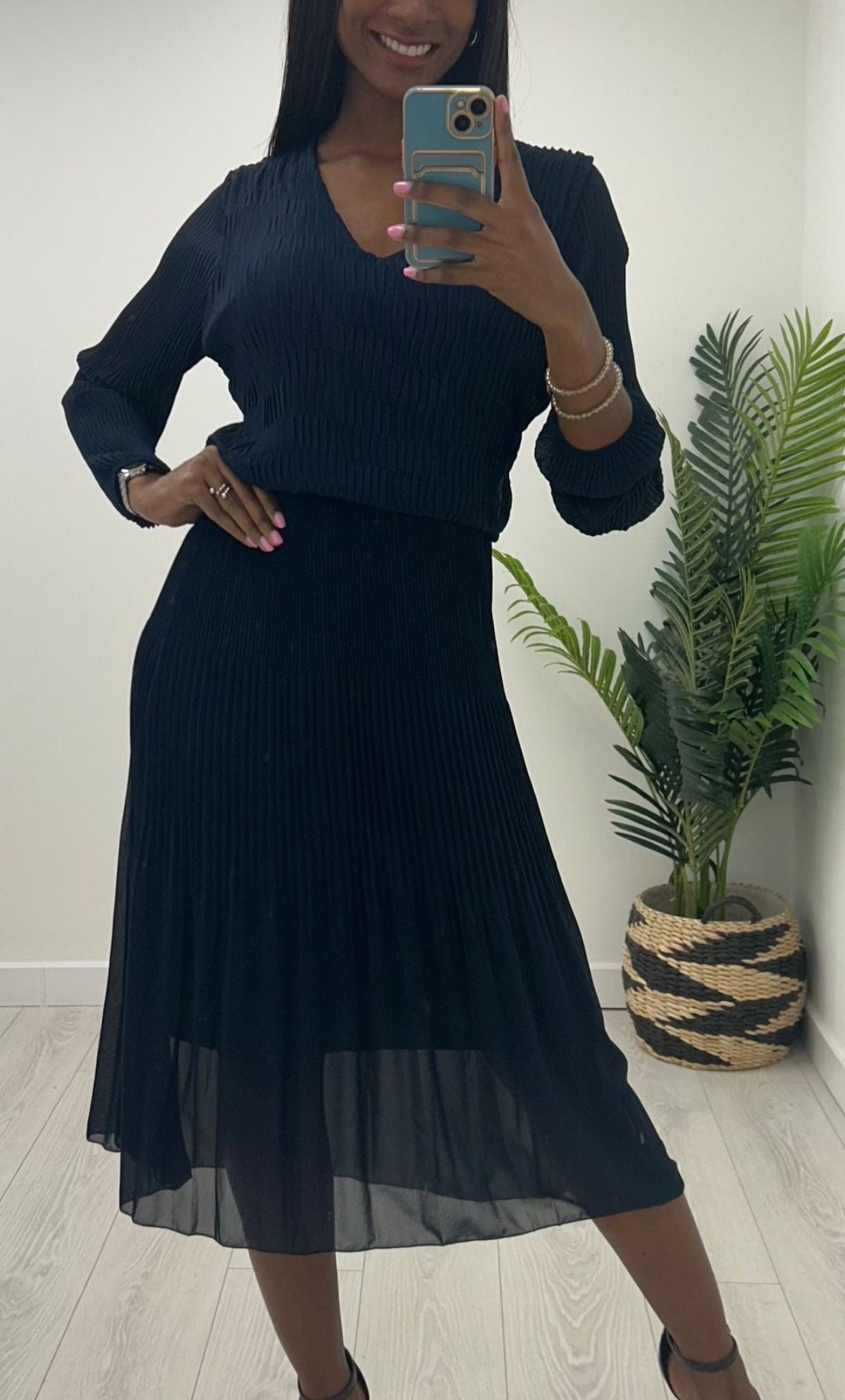 Elise Plisse Midi Dress – Saretta Boutique 1